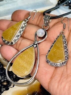 Yellow Agate & Rainbow Moonstone Pendant & Earrings Set